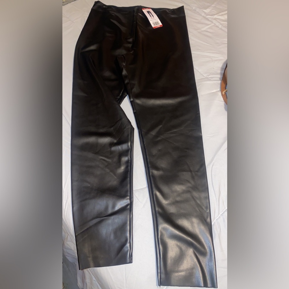 Faux leather leggings with lining and stomach compression band